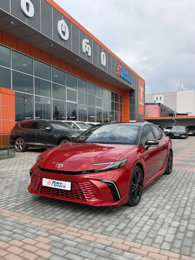 Toyota Camry 2024 — фото 1, купить с доставкой в Москву