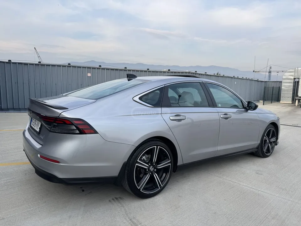 Honda Accord Sport w/o BSI 4dr Sedan CVT 2023 — миниатюра 5