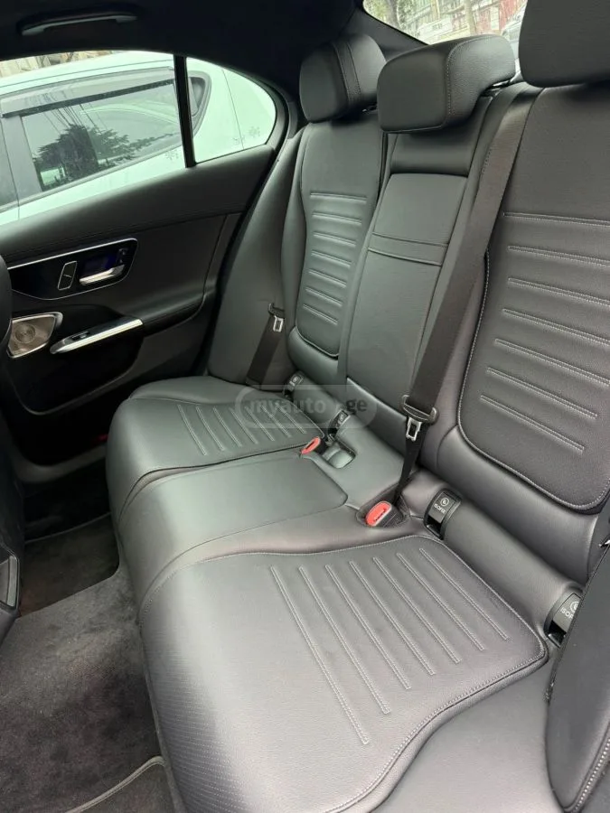 Mercedes-Benz C 300 2023 — миниатюра 5