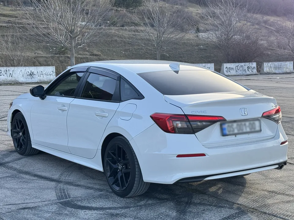 Honda Civic Sport 4dr Sedan CVT 2022 — миниатюра 3