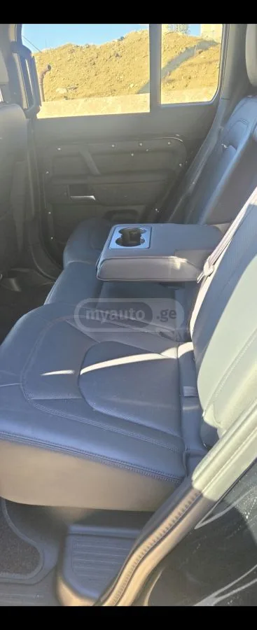 Land Rover Defender 110 2025 — миниатюра 5