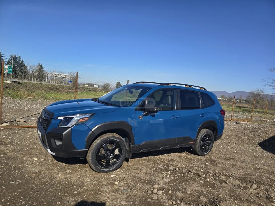 Subaru Forester Limited 4dr All-Wheel Drive CV 2023 — миниатюра 2