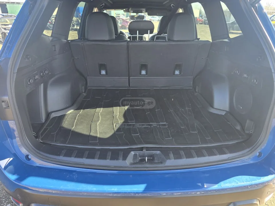 Subaru Forester Limited 4dr All-Wheel Drive CV 2023 — миниатюра 4