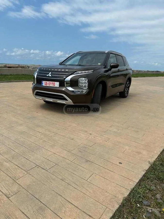 Mitsubishi Outlander 2022 — фото 1, купить с доставкой в Москву