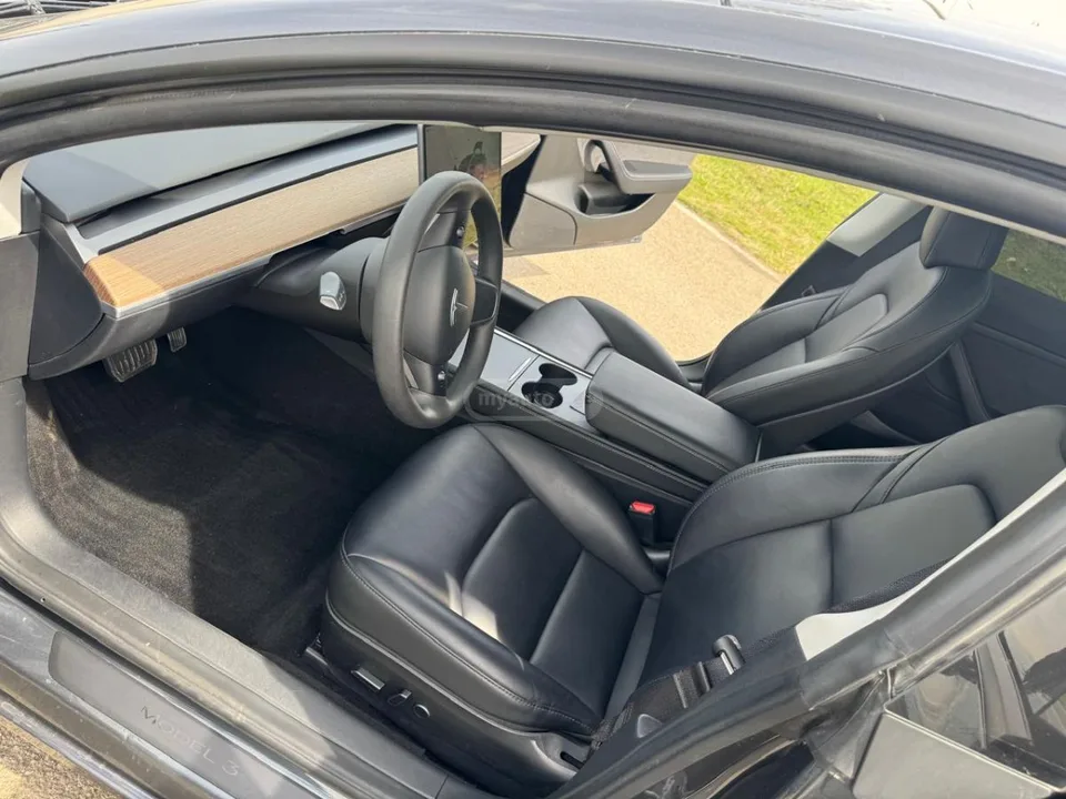 Tesla Model 3 2023 — миниатюра 5