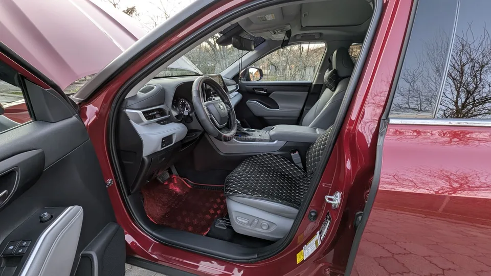 Toyota Highlander XLE 4dr Front-Wheel Drive Auto 2022 — миниатюра 4