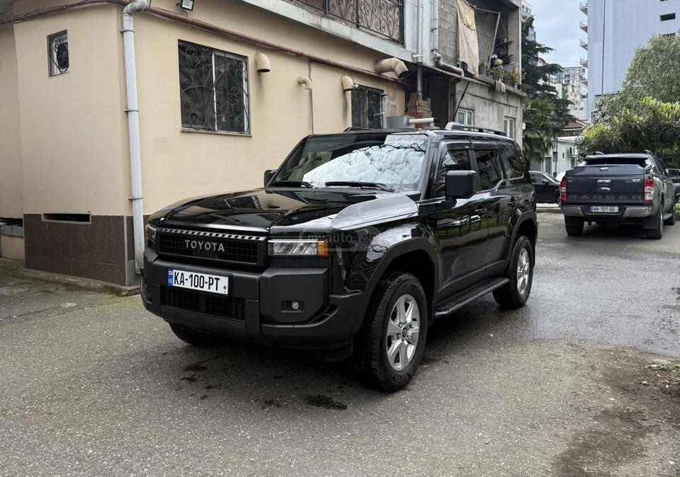 Toyota Land Cruiser Prado 2025 — фото 1, купить с доставкой в Москву