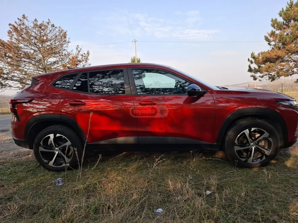 Chevrolet Trax Crossover RS 2023 — миниатюра 4