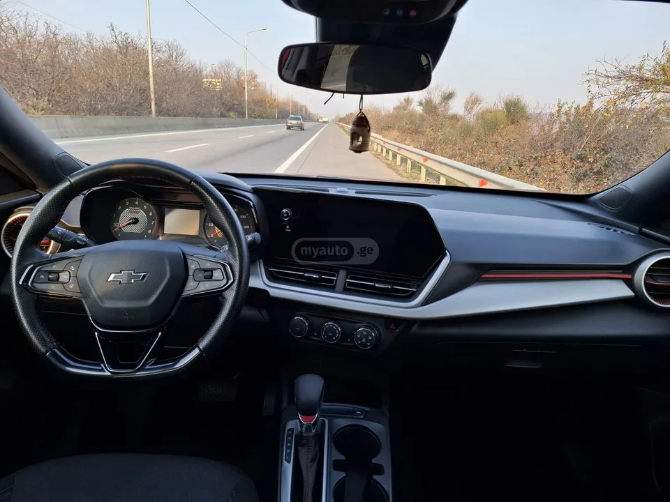 Chevrolet Trax Crossover RS 2023 — миниатюра 5