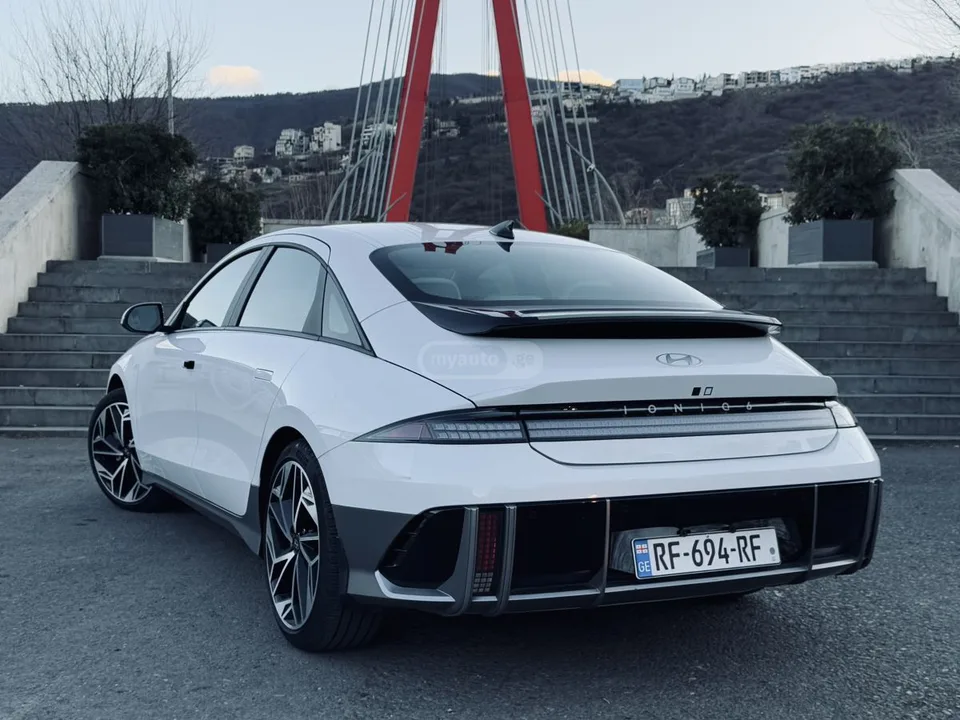 Hyundai Ioniq 6 Limited All Wheel Drive Automa 2023 — миниатюра 3