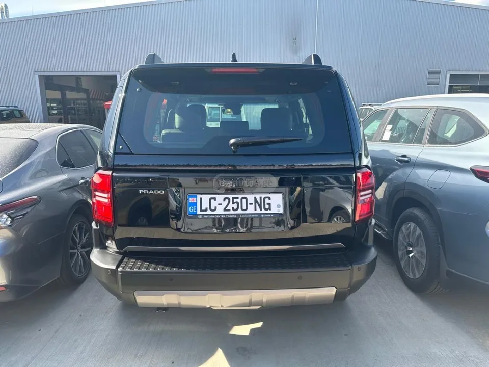 Toyota Land Cruiser Prado 2026 — миниатюра 2