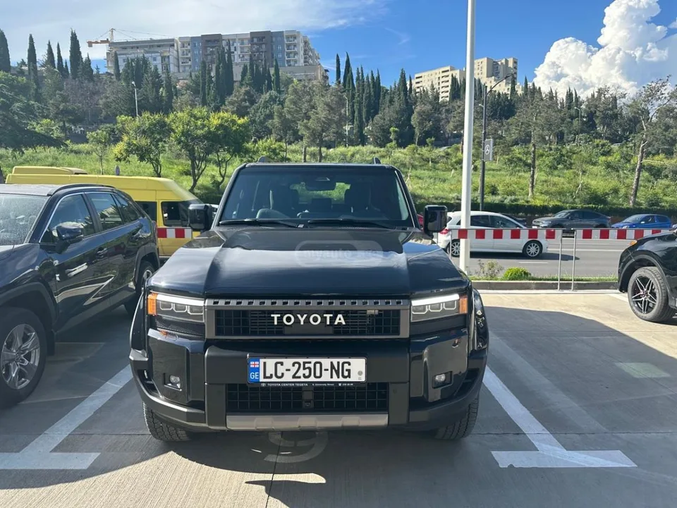 Toyota Land Cruiser Prado 2026 — фото 1, купить с доставкой в Москву
