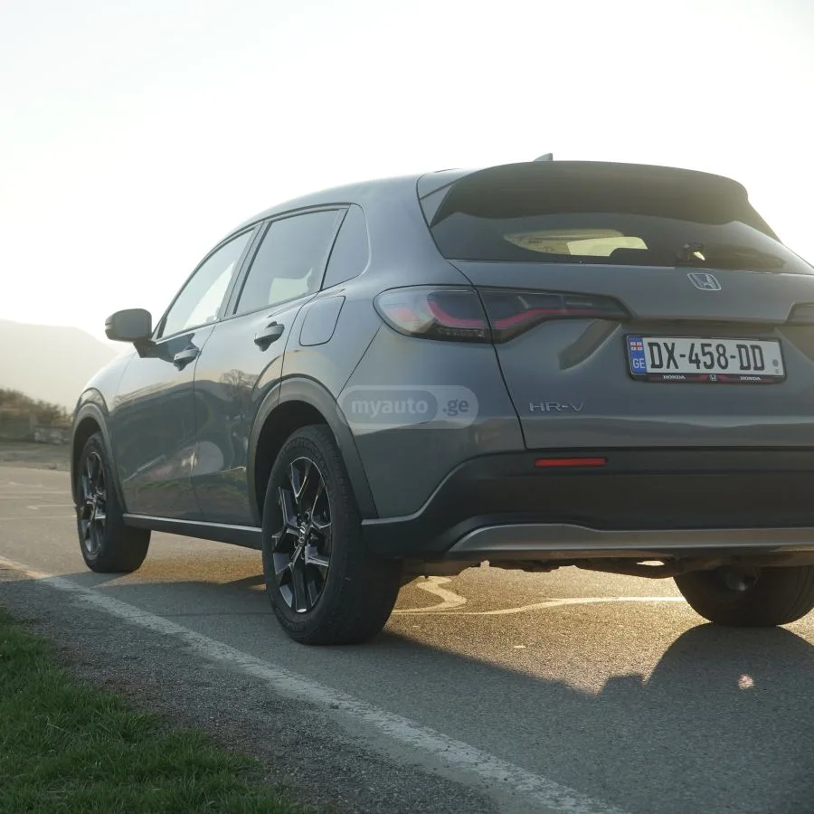 Honda HR-V Sport 4dr All-Wheel Drive CVT 2023 — миниатюра 3