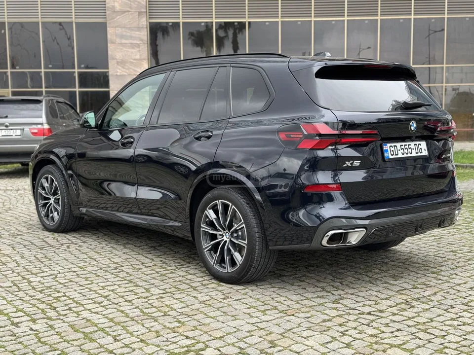 BMW X5 2025 — миниатюра 2