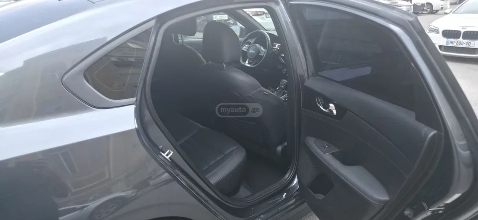 Kia Forte GT 2022 — миниатюра 5