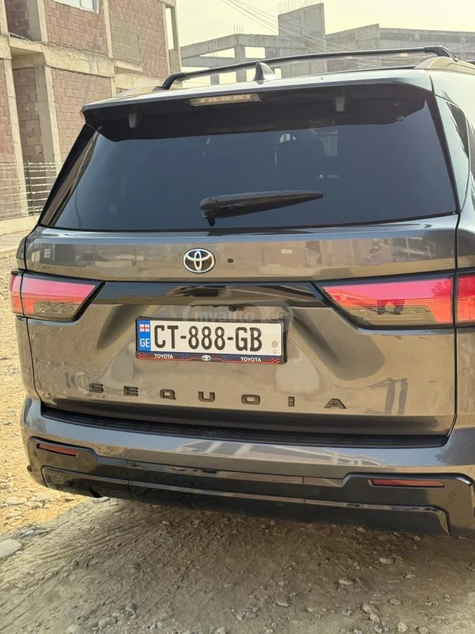 Toyota Sequoia Limited 4dr 4x4 Automatic 2024 — миниатюра 2
