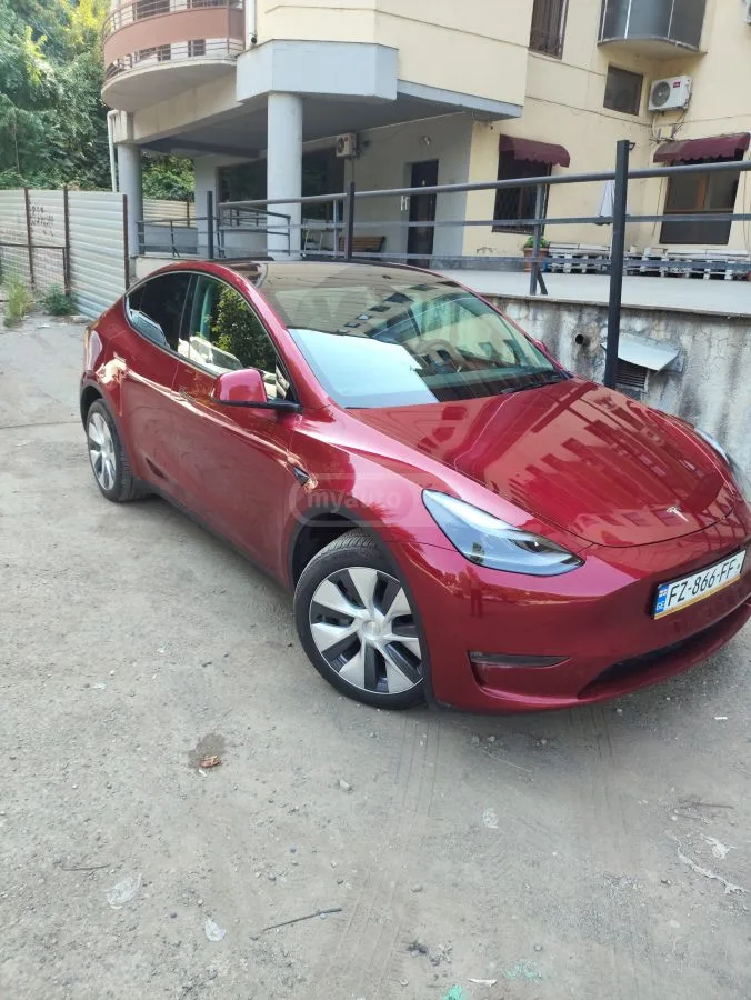 Tesla Model Y Long range, dual motors 2024 — миниатюра 2