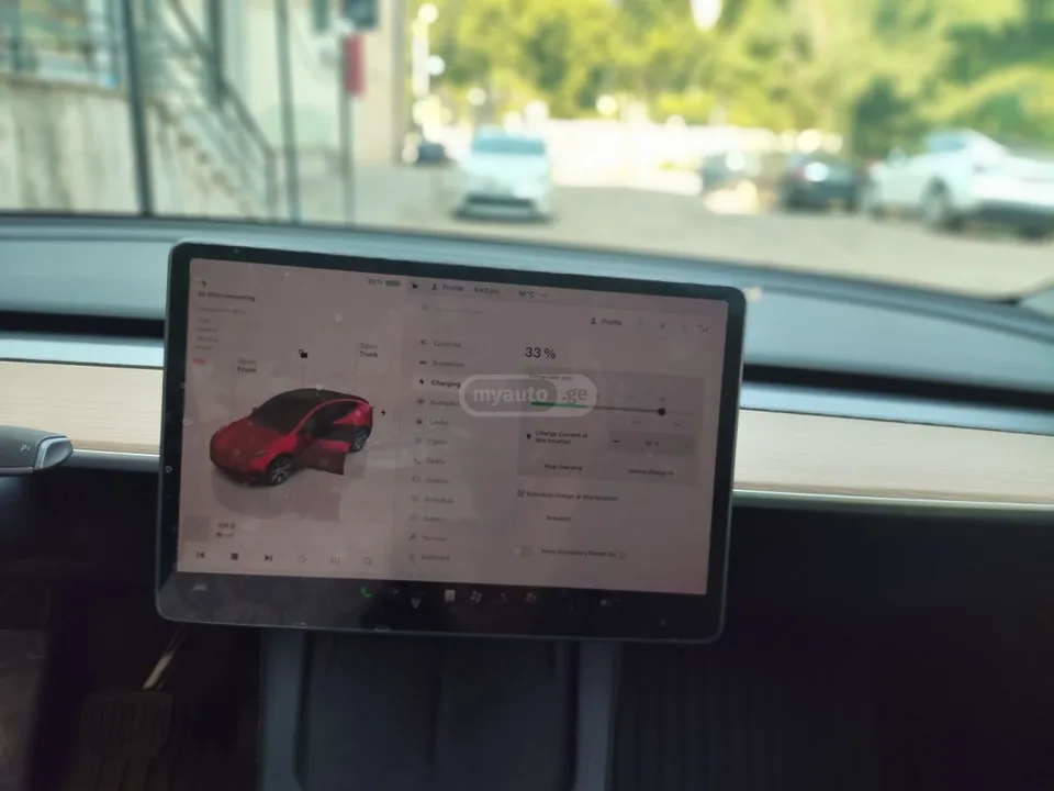 Tesla Model Y Long range, dual motors 2024 — миниатюра 4