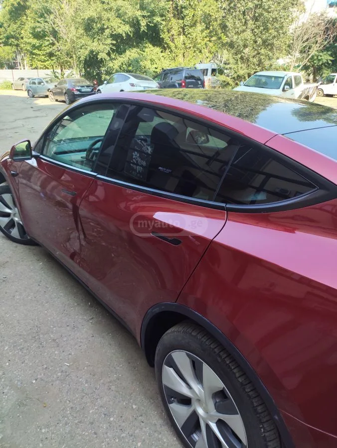Tesla Model Y Long range, dual motors 2024 — миниатюра 5
