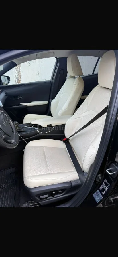 Lexus UX 250 h Luxury 4dr All-Wheel Drive CVT 2022 — миниатюра 3
