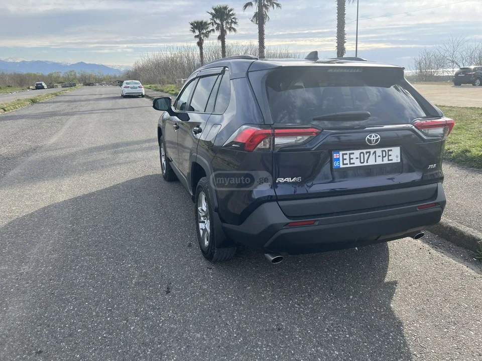 Toyota RAV4 2023 — миниатюра 5