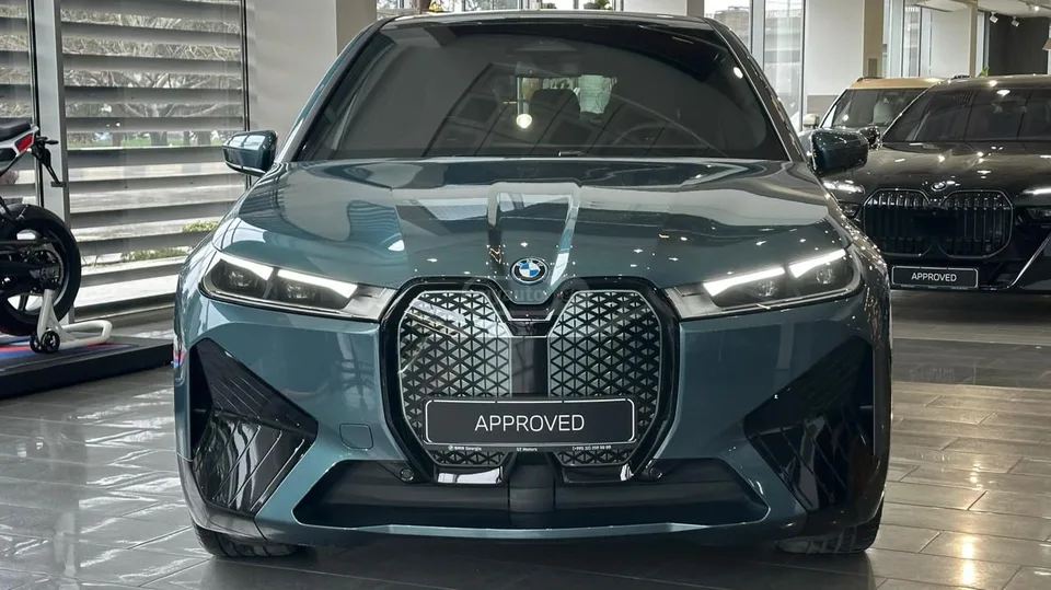BMW IX 2024 — миниатюра 2