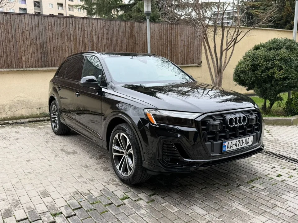 Audi Q7 2024 — фото 1, купить с доставкой в Москву