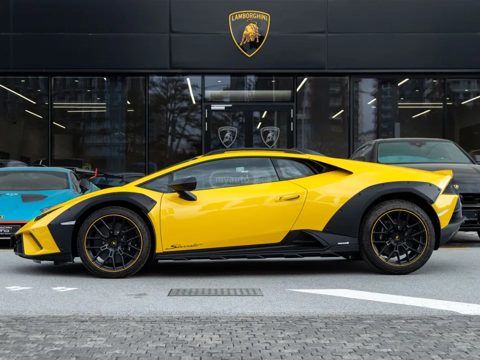 Lamborghini Huracan Sterrato 2023 — миниатюра 2
