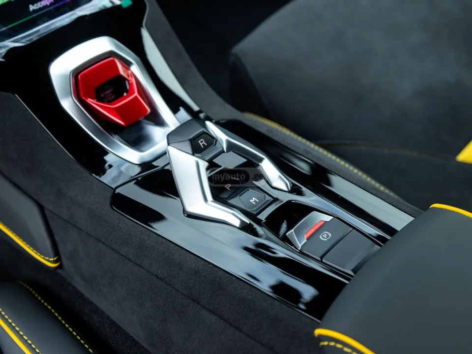 Lamborghini Huracan Sterrato 2023 — миниатюра 4