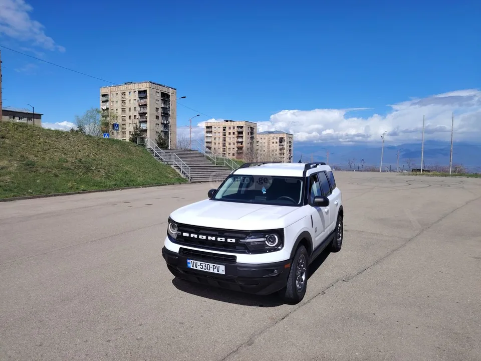 Ford Bronco 2025 — фото 1, купить с доставкой в Москву