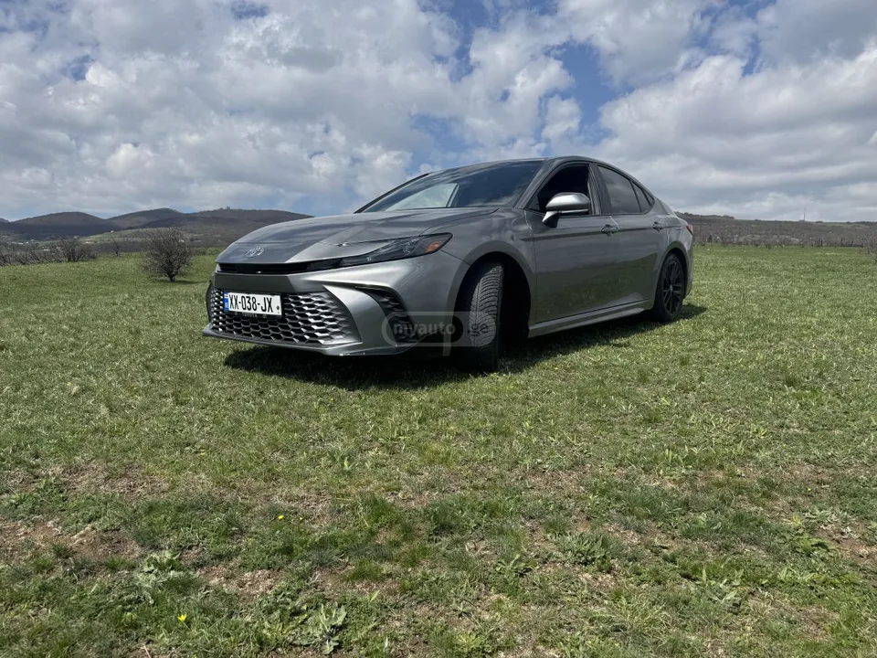 Toyota Camry SE 2024 — миниатюра 2