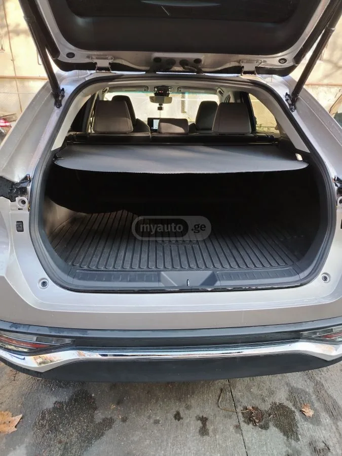 Toyota Venza LE 4dr All-Wheel Drive CVT 2023 — миниатюра 4