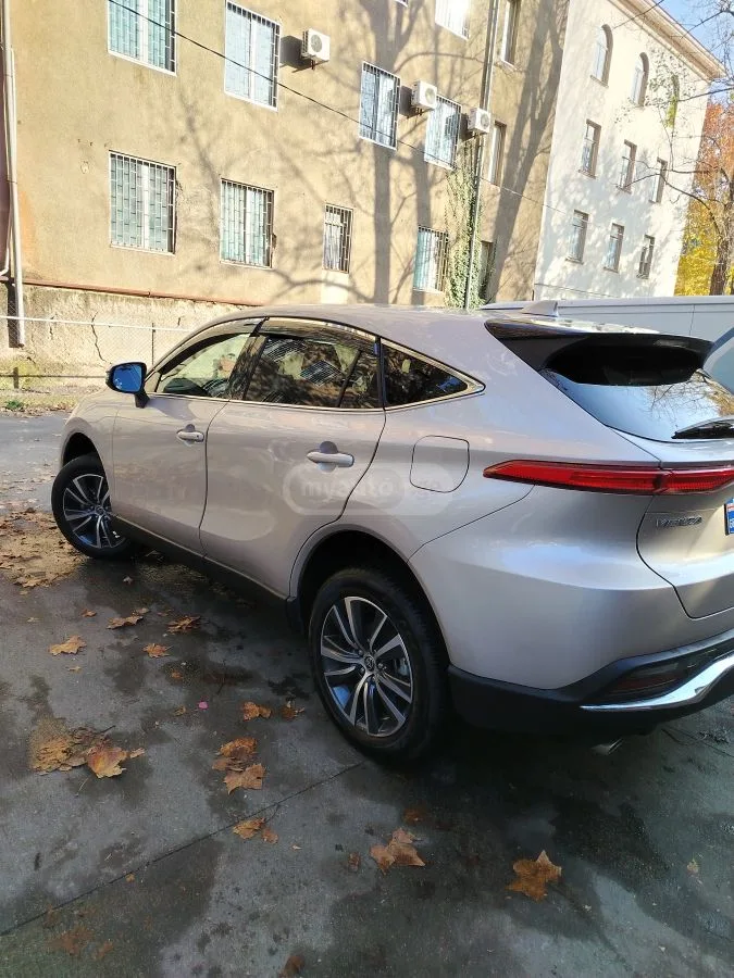 Toyota Venza LE 4dr All-Wheel Drive CVT 2023 — фото 1, купить с доставкой в Москву