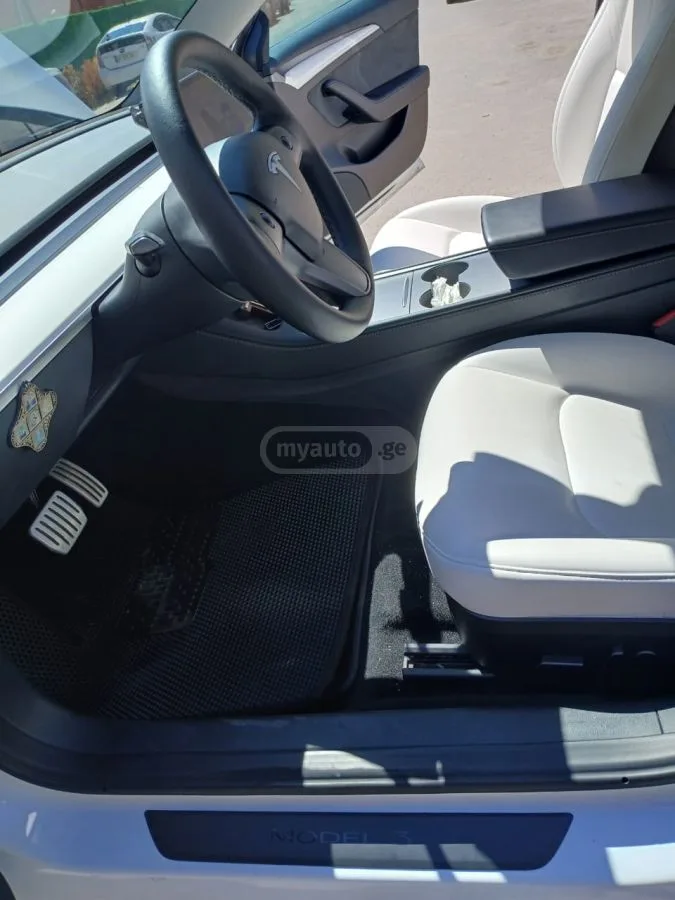 Tesla Model 3 Performance 2023 — миниатюра 2