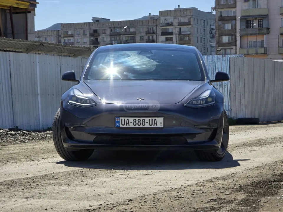 Tesla Model 3 2022 — миниатюра 2