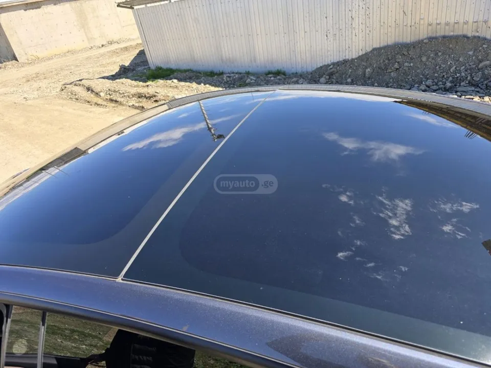 Tesla Model 3 2022 — миниатюра 5