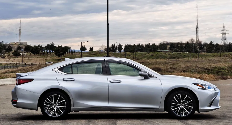 Lexus ES 300 2024 — миниатюра 3