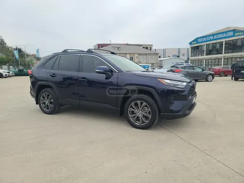 Toyota RAV 4 2023 купить в Москве