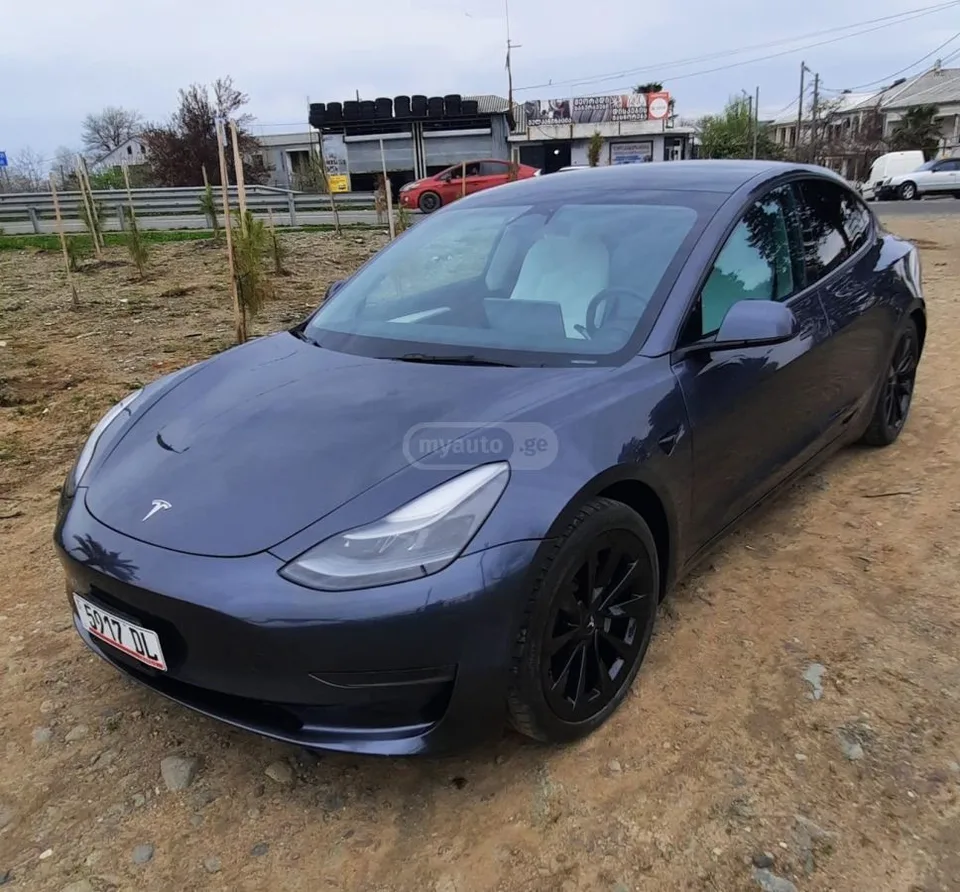 Tesla Model 3 2023 — фото 1, купить с доставкой в Москву