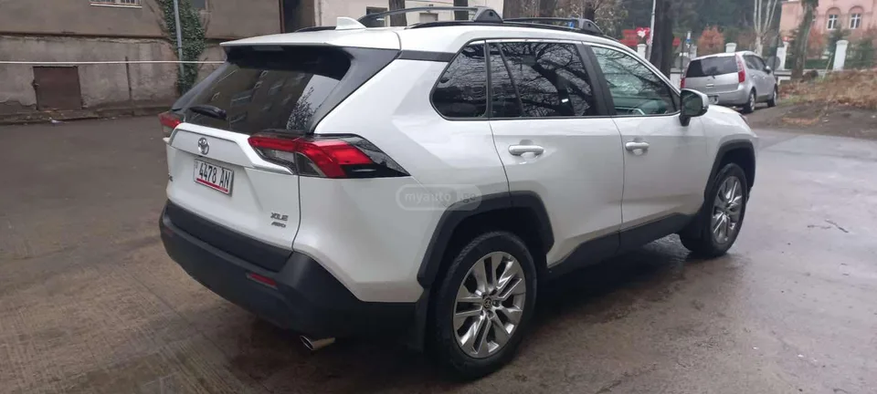 Toyota RAV 4 XLE Premium 4dr All-Wheel Driv 2023 — миниатюра 2