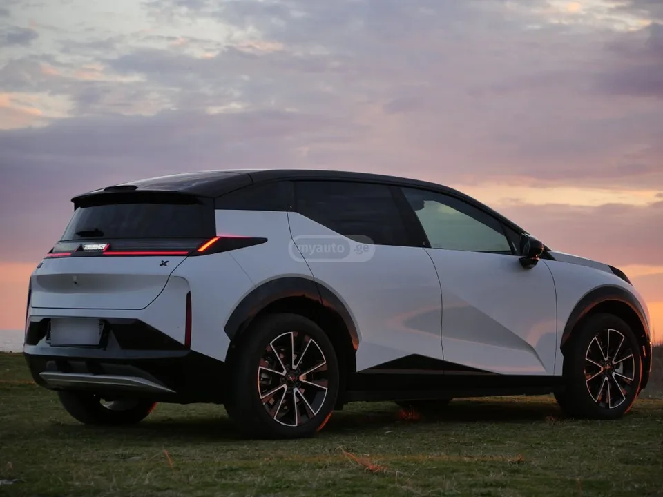 Zeekr X AWD 4You 2023 — фото 1, купить с доставкой в Москву