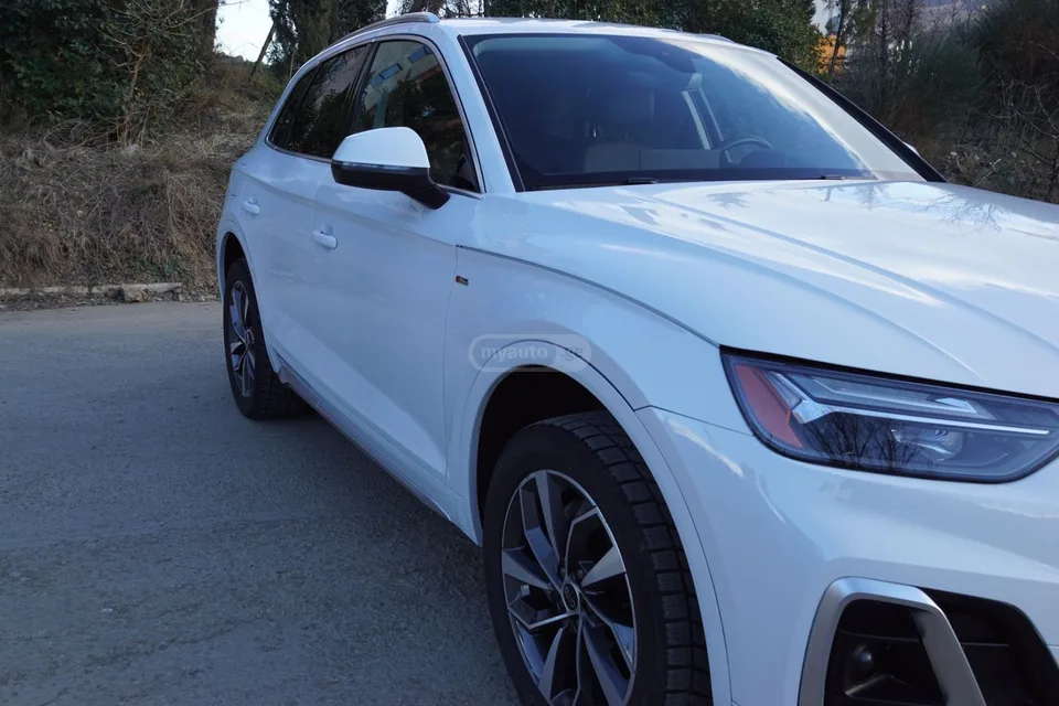 Audi Q5 2022 — фото 1, купить с доставкой в Москву