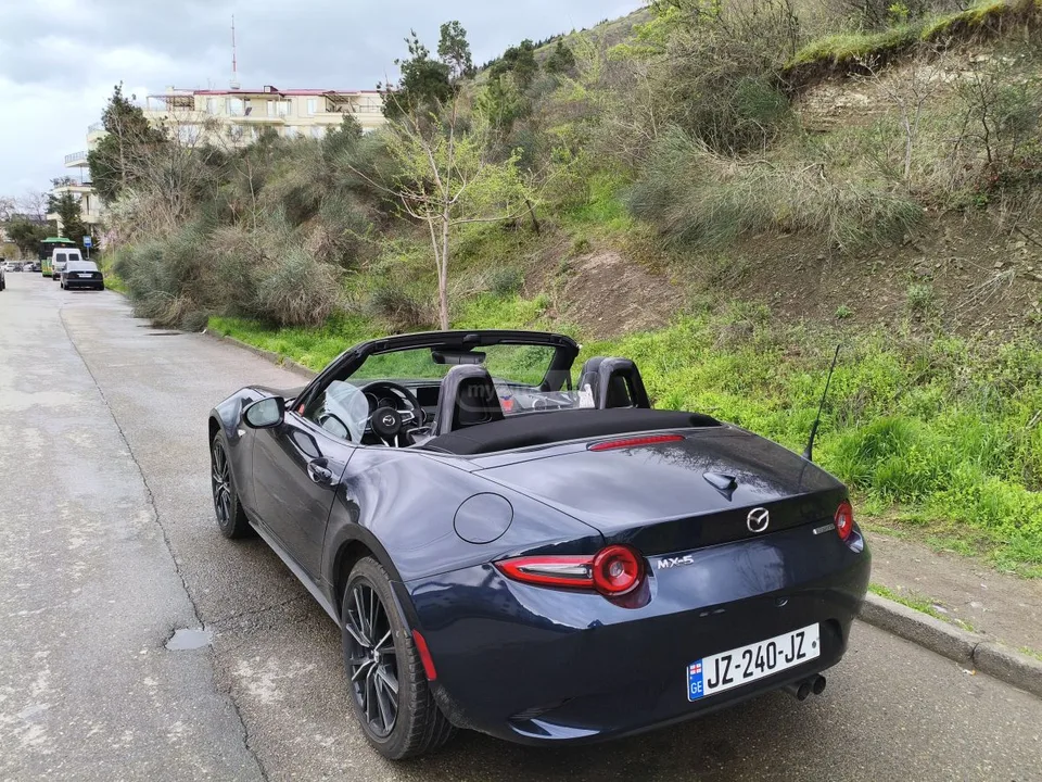 Mazda MX-5 2024 — миниатюра 2