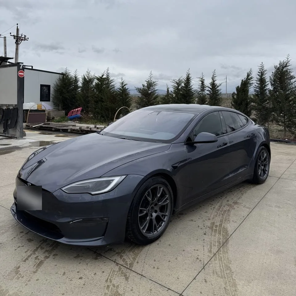 Tesla Model S 2022 — миниатюра 2