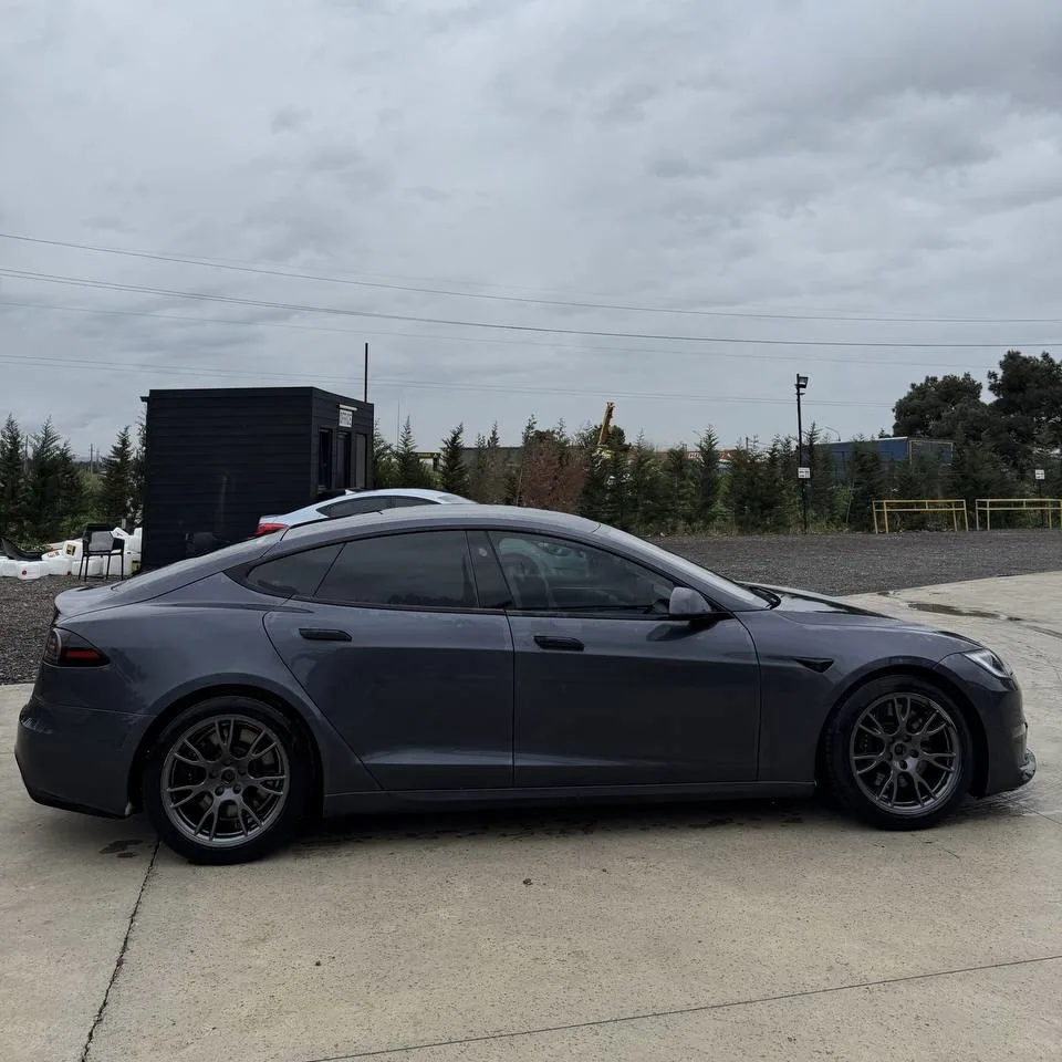 Tesla Model S 2022 — миниатюра 4