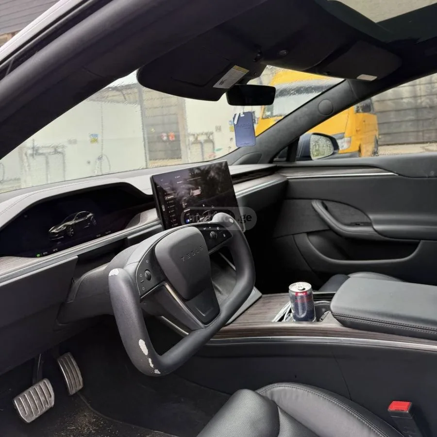 Tesla Model S 2022 — миниатюра 5