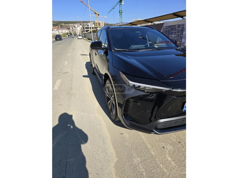 Toyota bZ4X 2022 — миниатюра 2