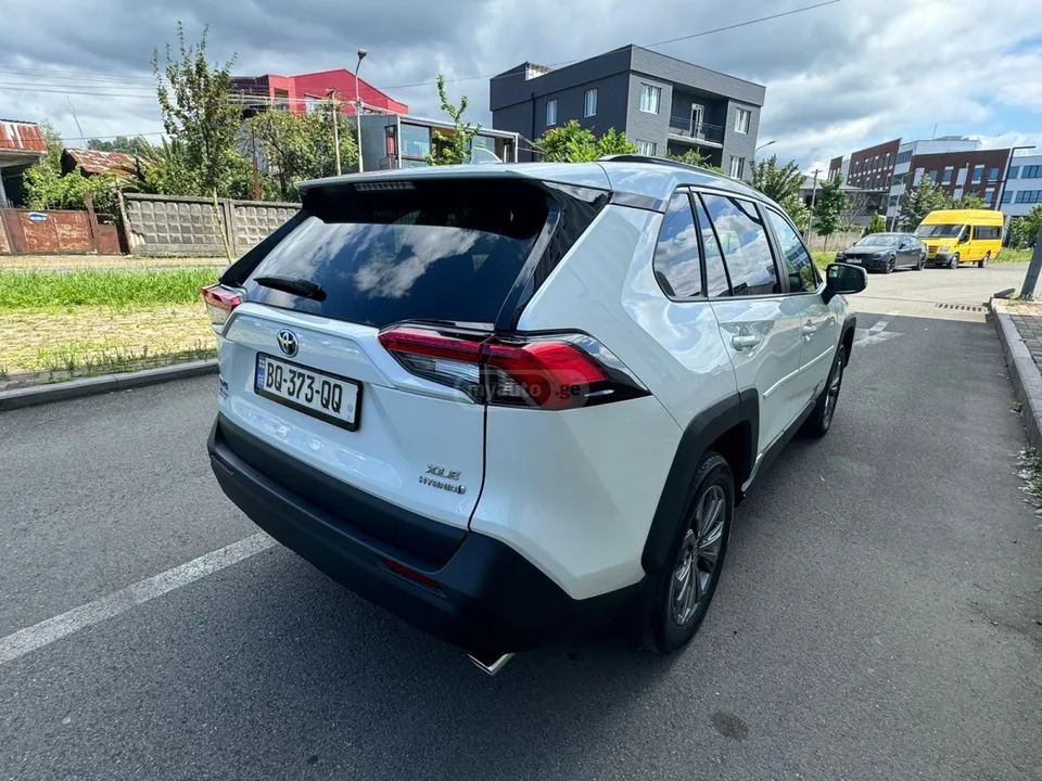 Toyota RAV4 XLE 4dr All-Wheel Drive Automa 2022 — миниатюра 3