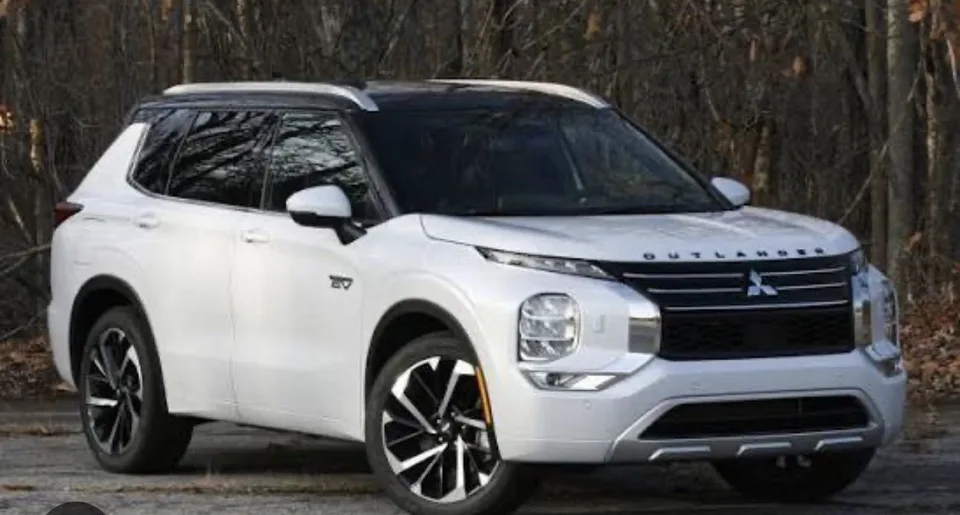 Mitsubishi Outlander 2023 — миниатюра 2