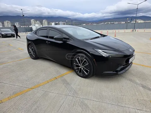 Toyota Prius 2024 купить в Москве